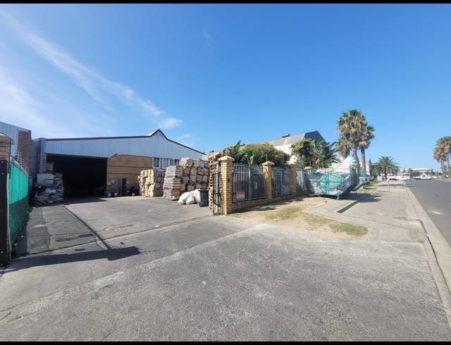 950M² WAREHOUSE TO LET IN KILLARNEY GARDENS